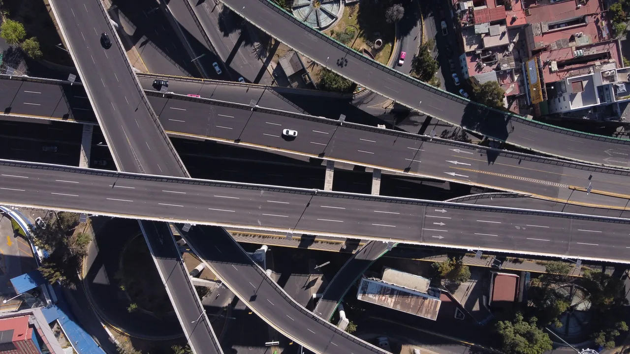 Vista aérea de un cruce vial en Ciudad de México